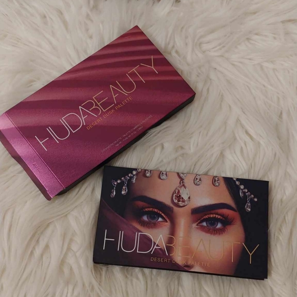 💖FIRM! NWT HUDA BEAUTY DESERT DUSK EYESHADOW PALETTE - Picture 1 of 16